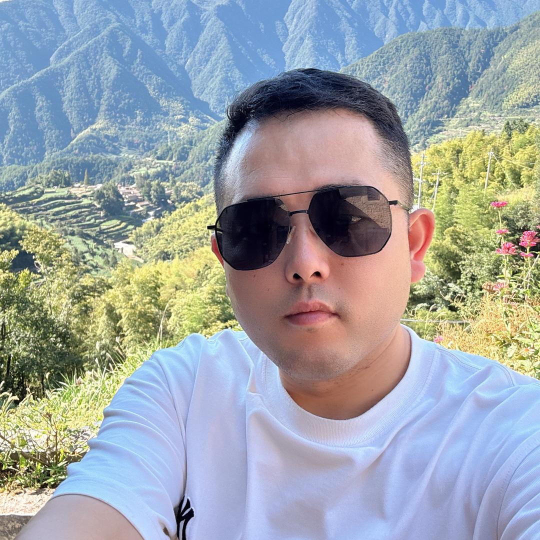 骑豪爵的烟酒搬运工