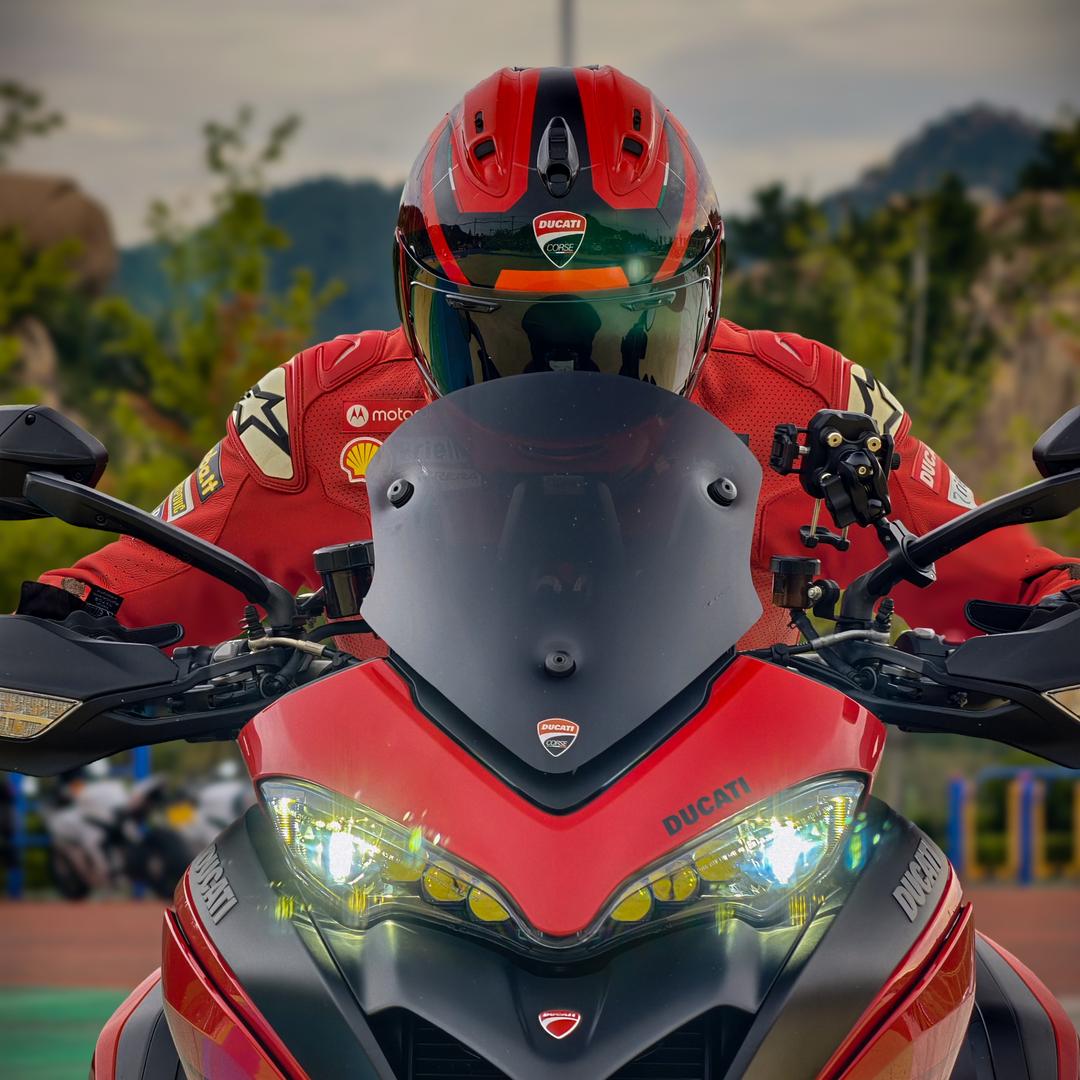 专踹瘸子那条好腿