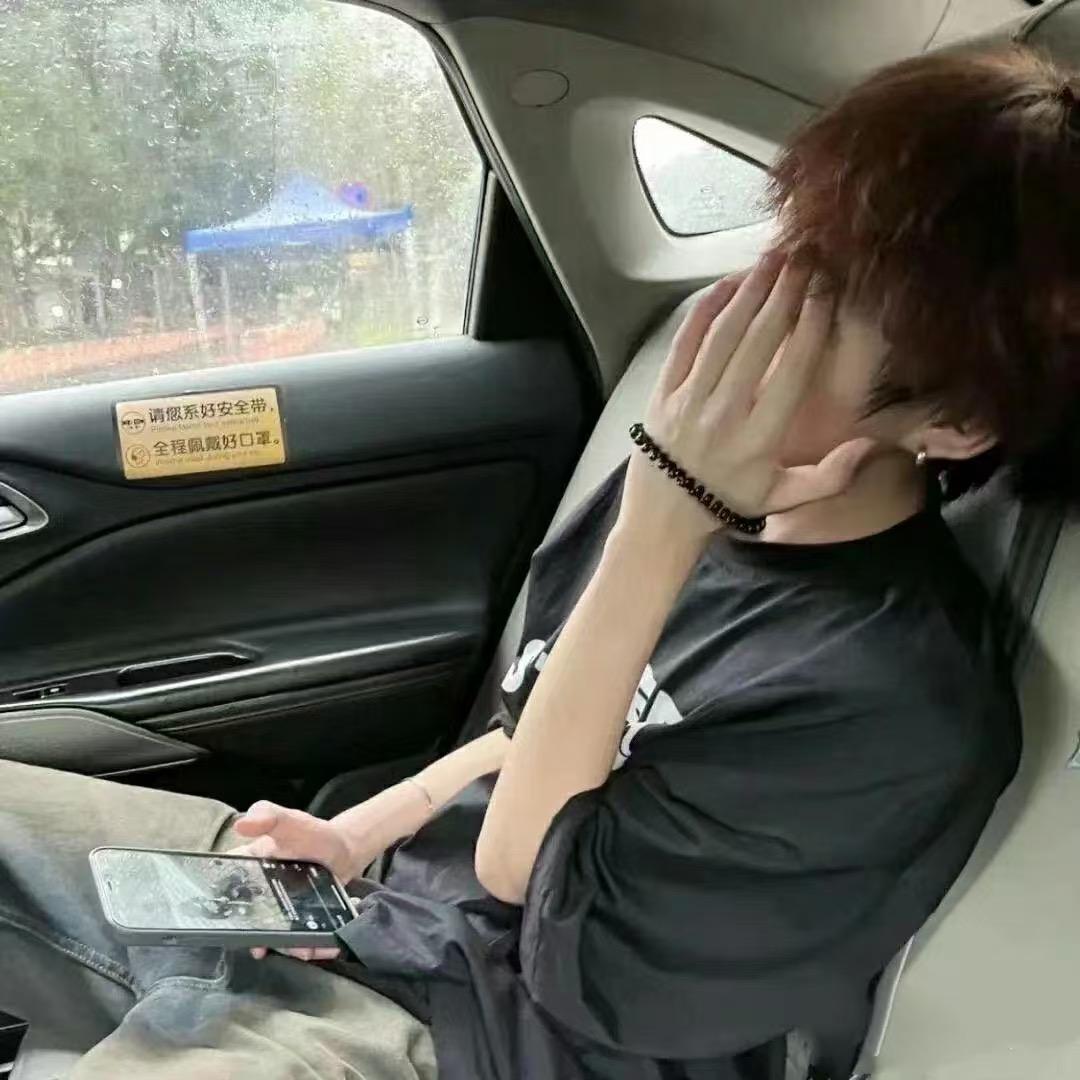 何故.