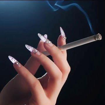 蓝桉（点赞不过三，谢谢）
