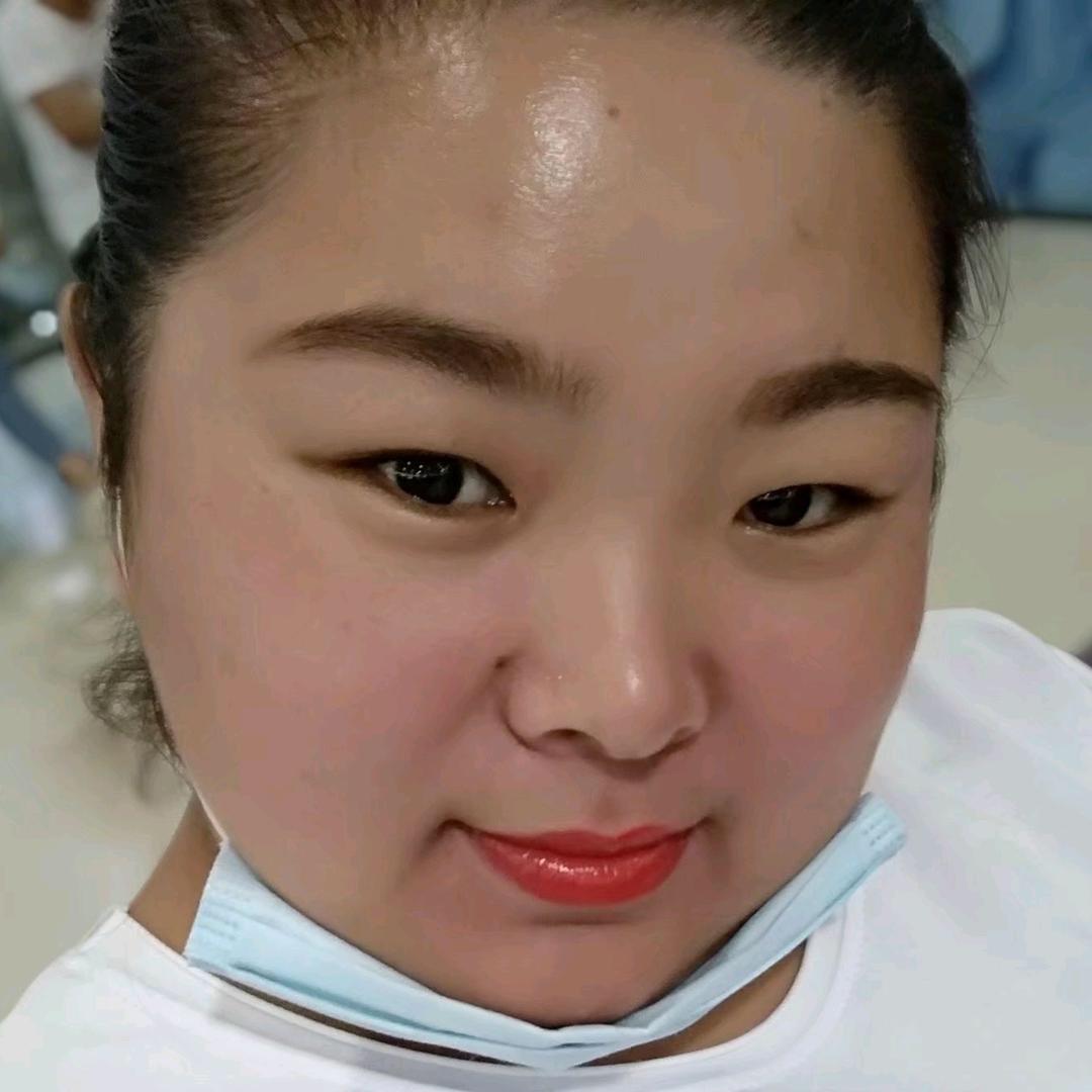 阳光下的微笑