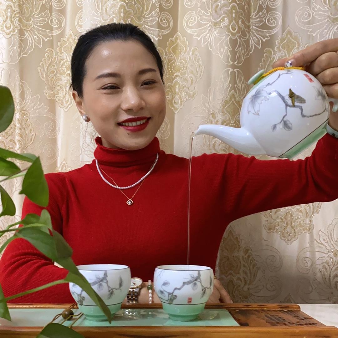 爱笑的老板娘