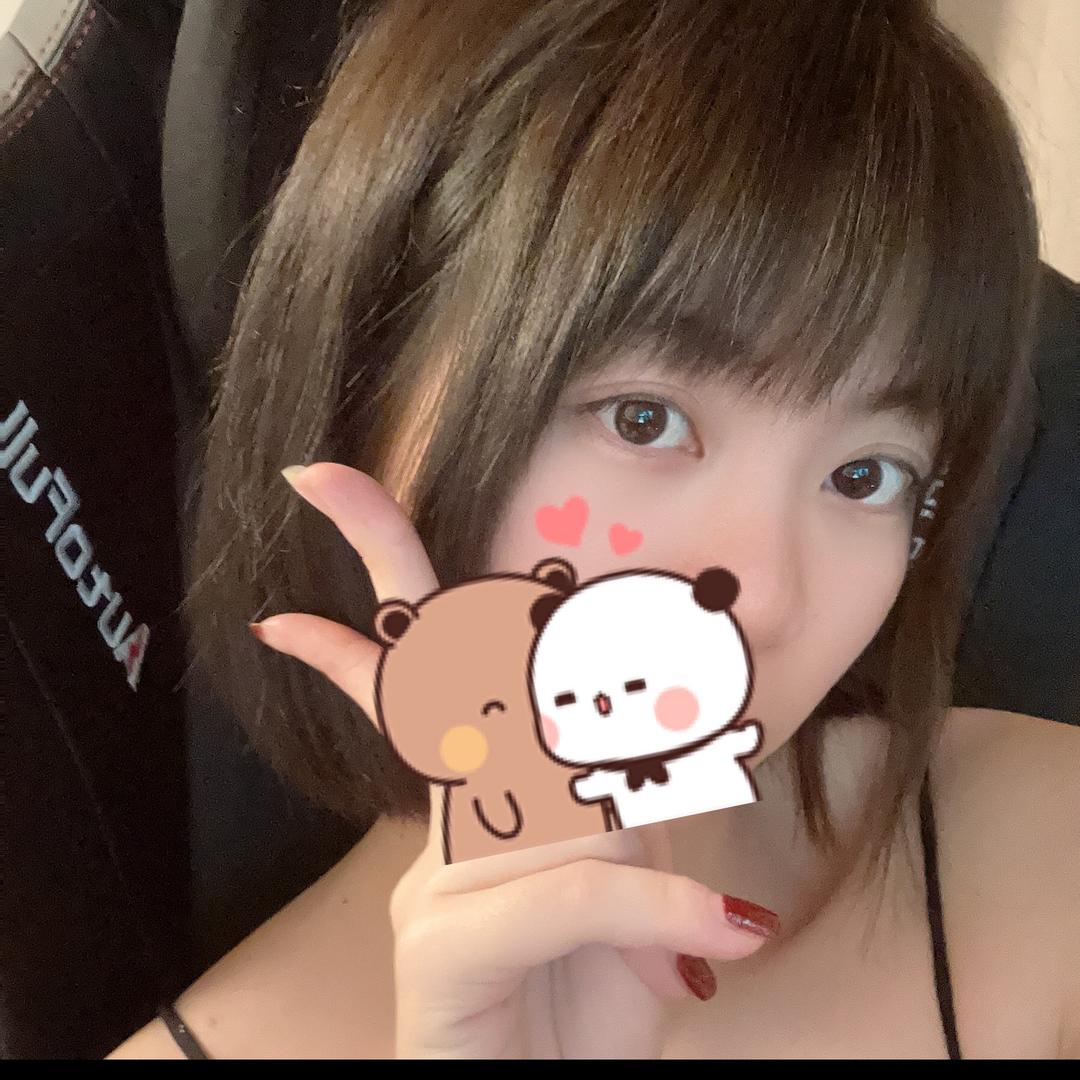 饿魔糕糕.