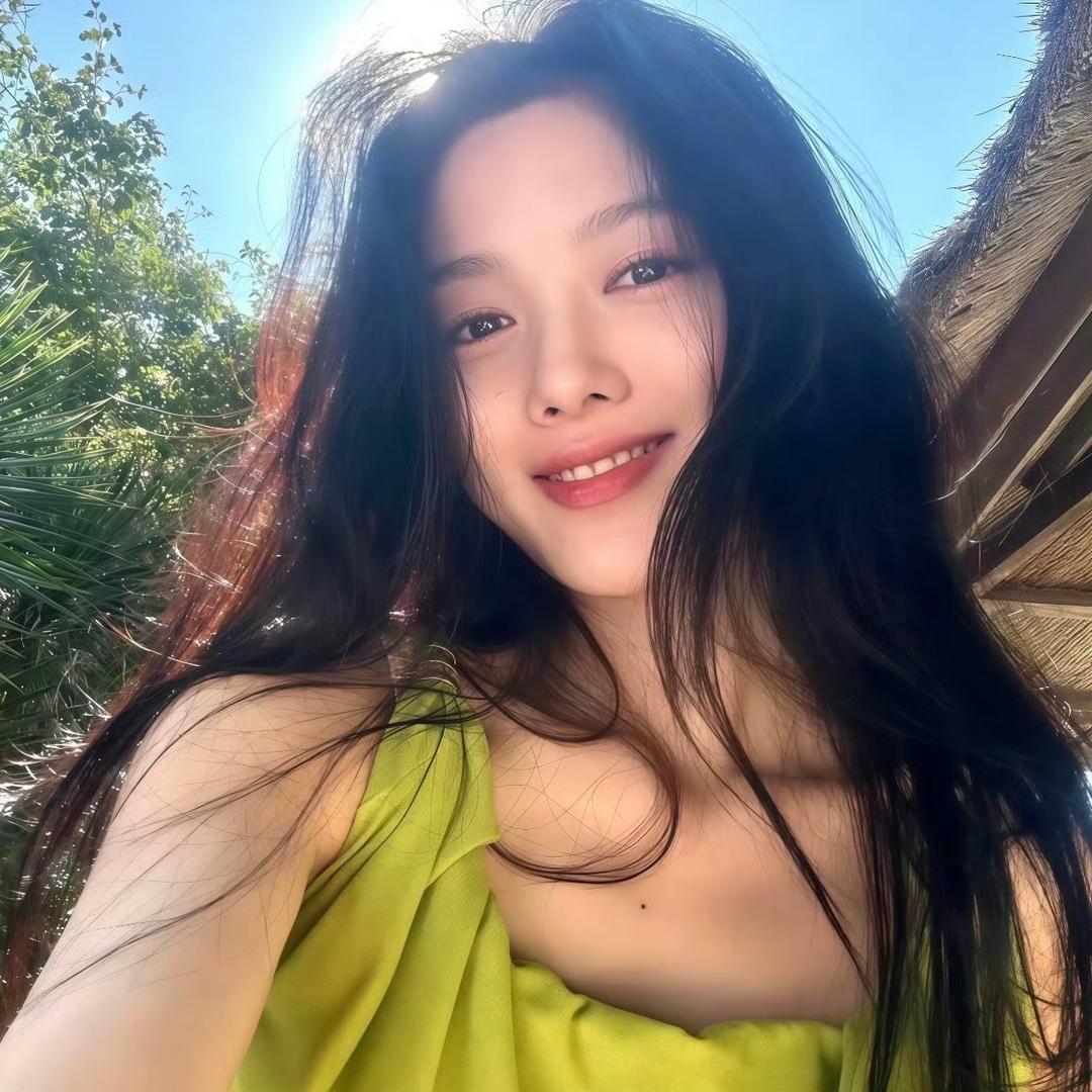 连告别都双手插兜的女人