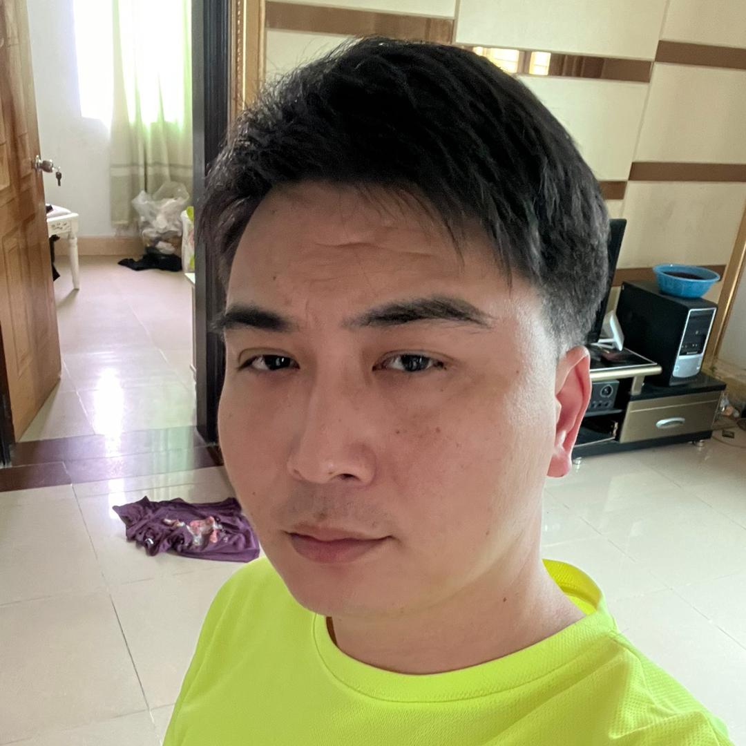 库存服饰批发的坦克