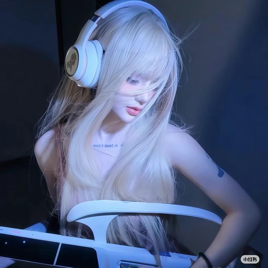 @诺一（财神爷的亲闺女）