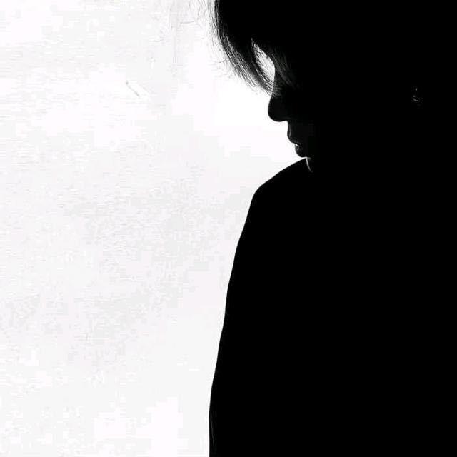 她说她讨厌吃香菜