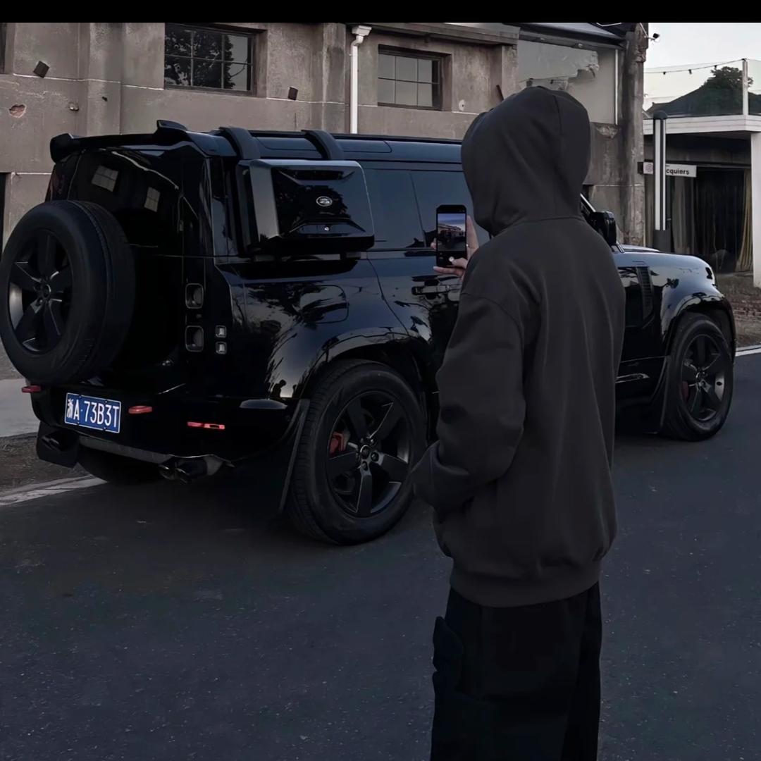 W—