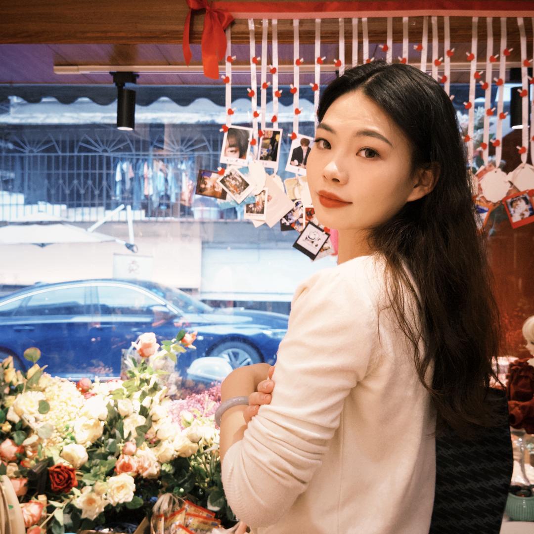 卖光伏板的馨月