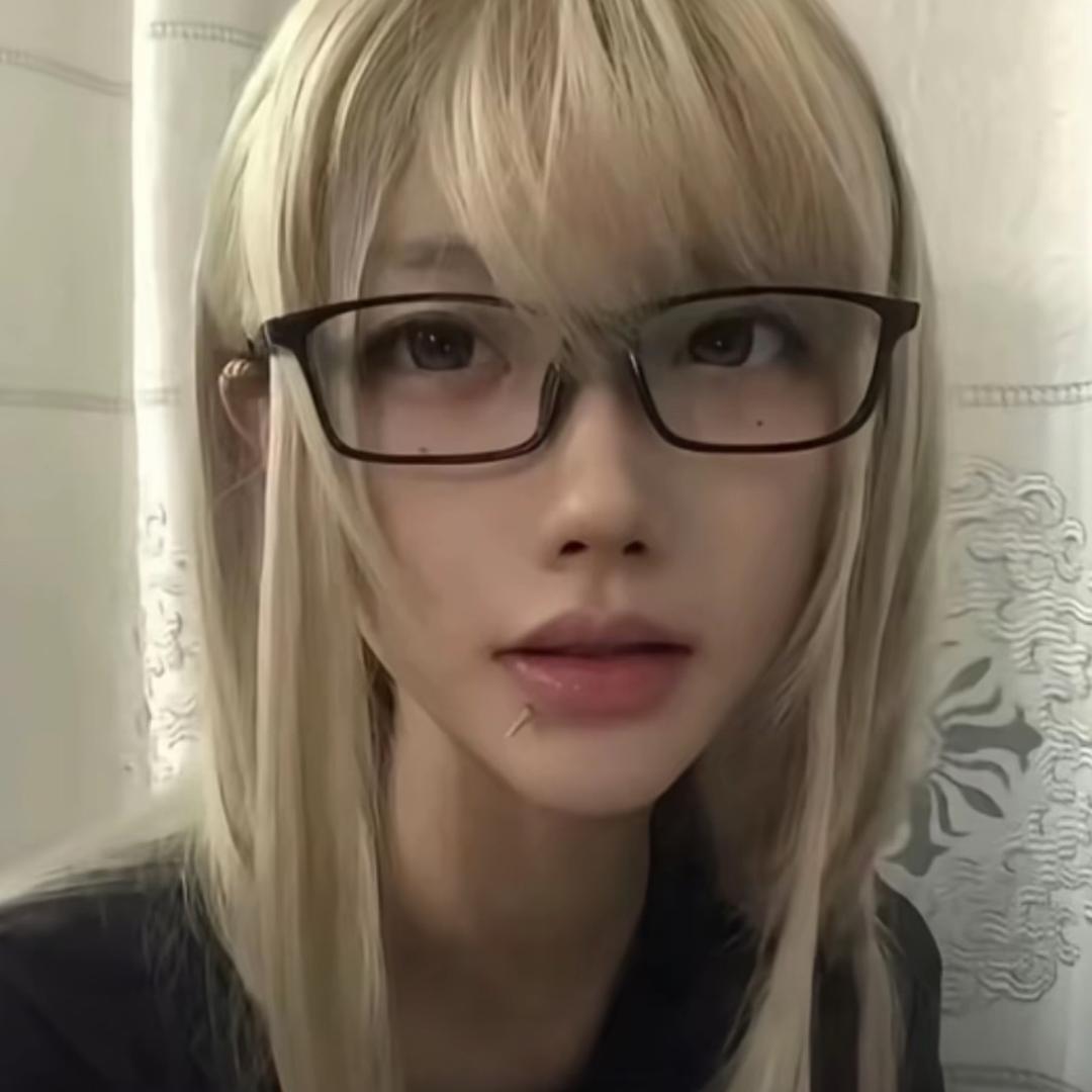 酷到睡觉不盖被子.