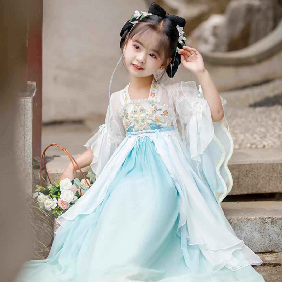 婉婉有衣童装汉服店