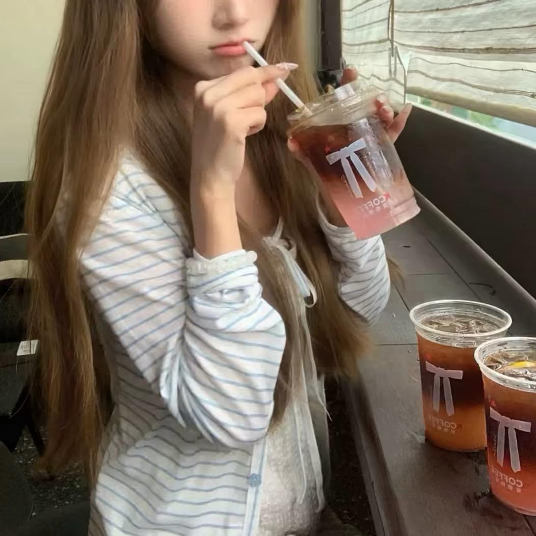 你咋亲她不亲我