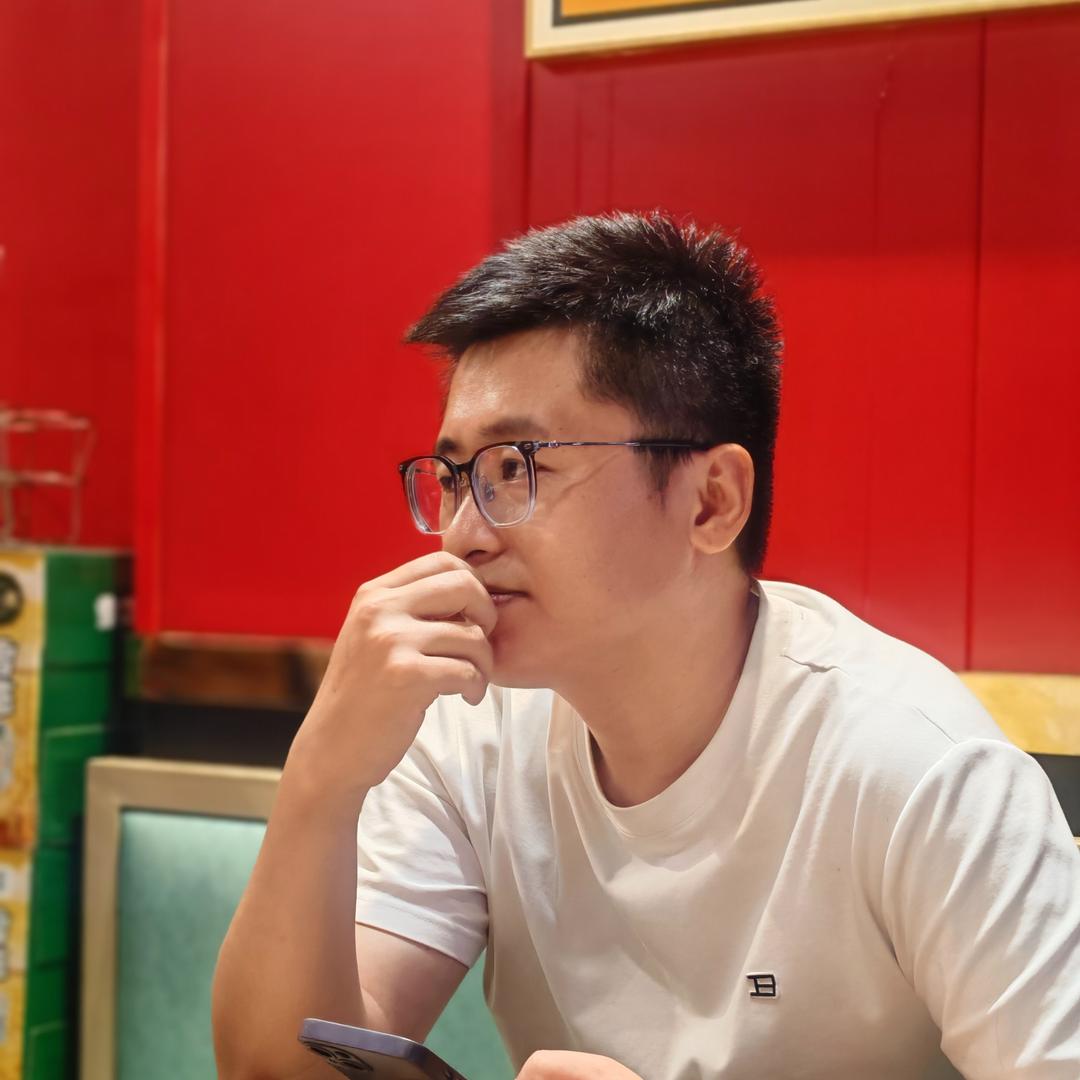 月亮很亮-