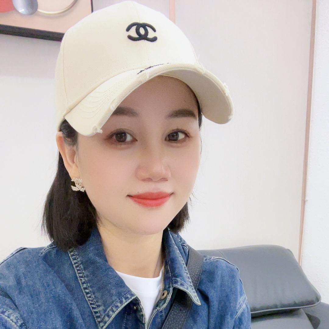 铭典时装搭配