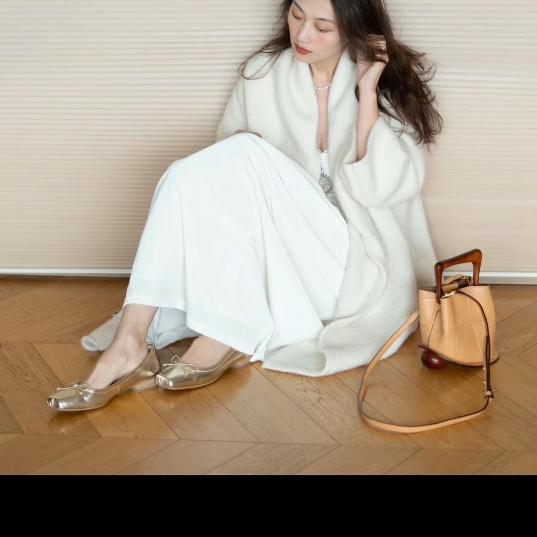 芳芳女鞋服装店