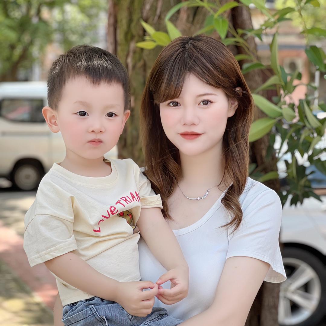 佳佳（安仔麻麻）