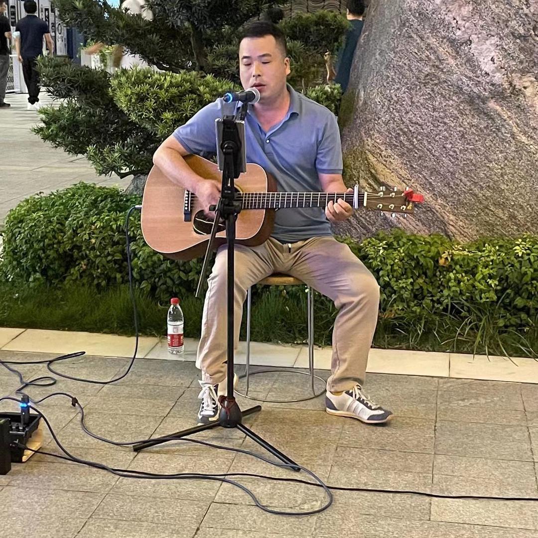🎸隔壁老王……