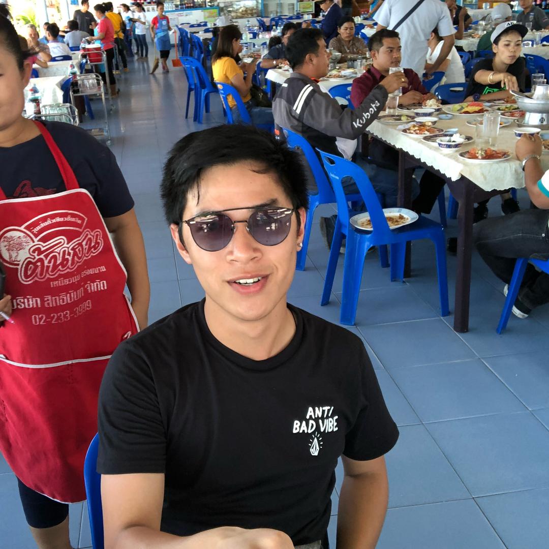 啞了的溜達貓🍬🐰🔕