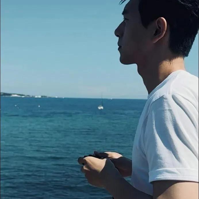 小W