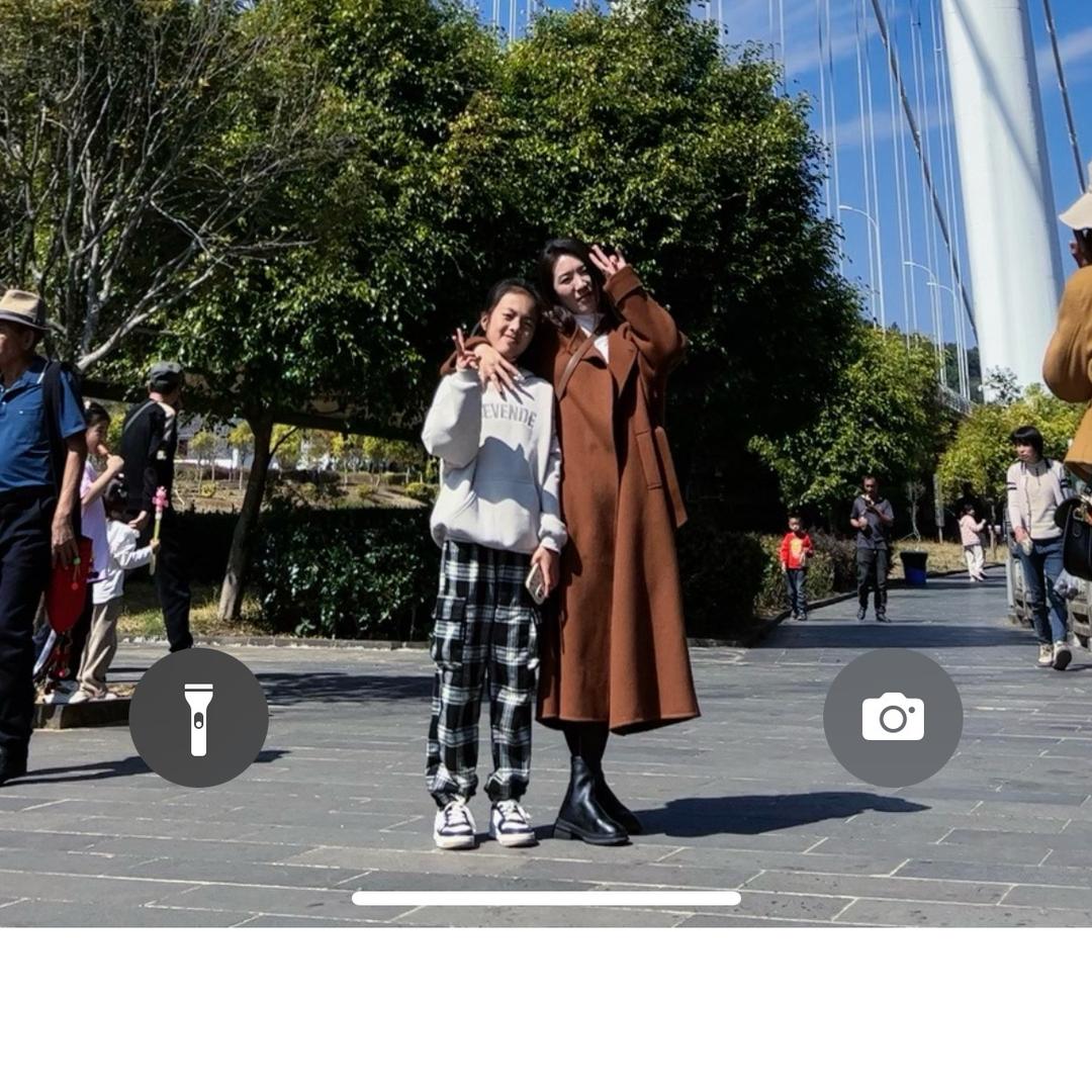 杨缘（卡斯鞋包店）