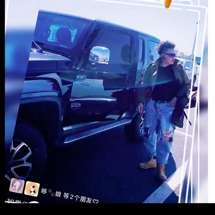 爷.. 端起酒杯.. ..能苦也能甜。