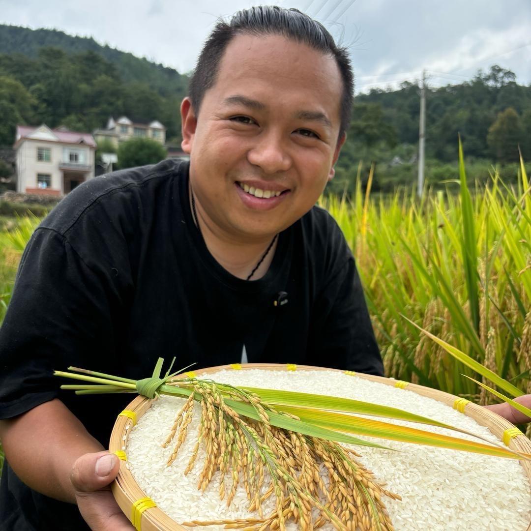 明哥(守村人)
