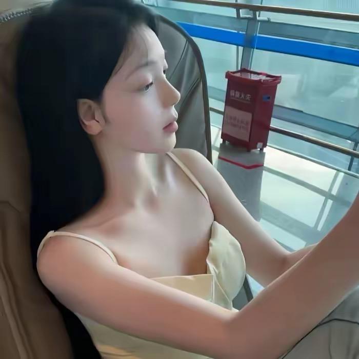 F小芳