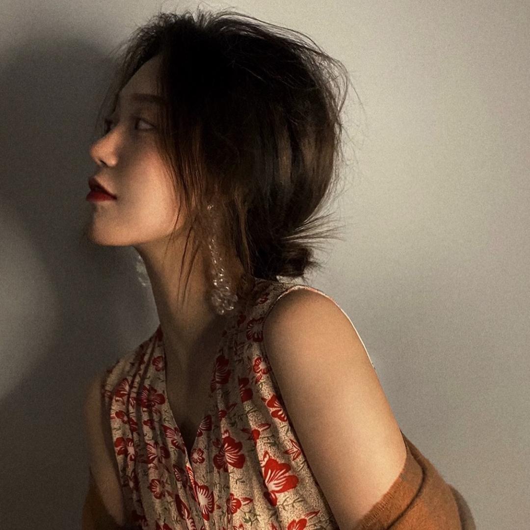 欣.-