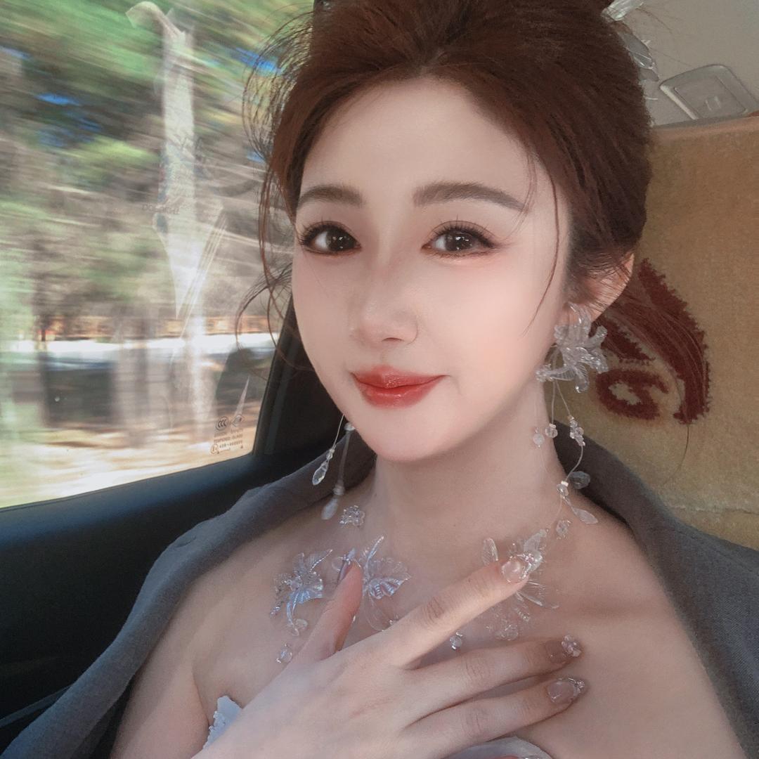 她二舅米娜（备婚中）