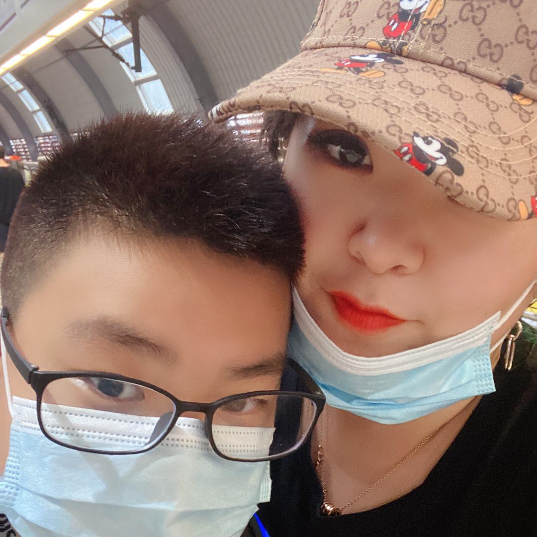 伟伟大码女装店