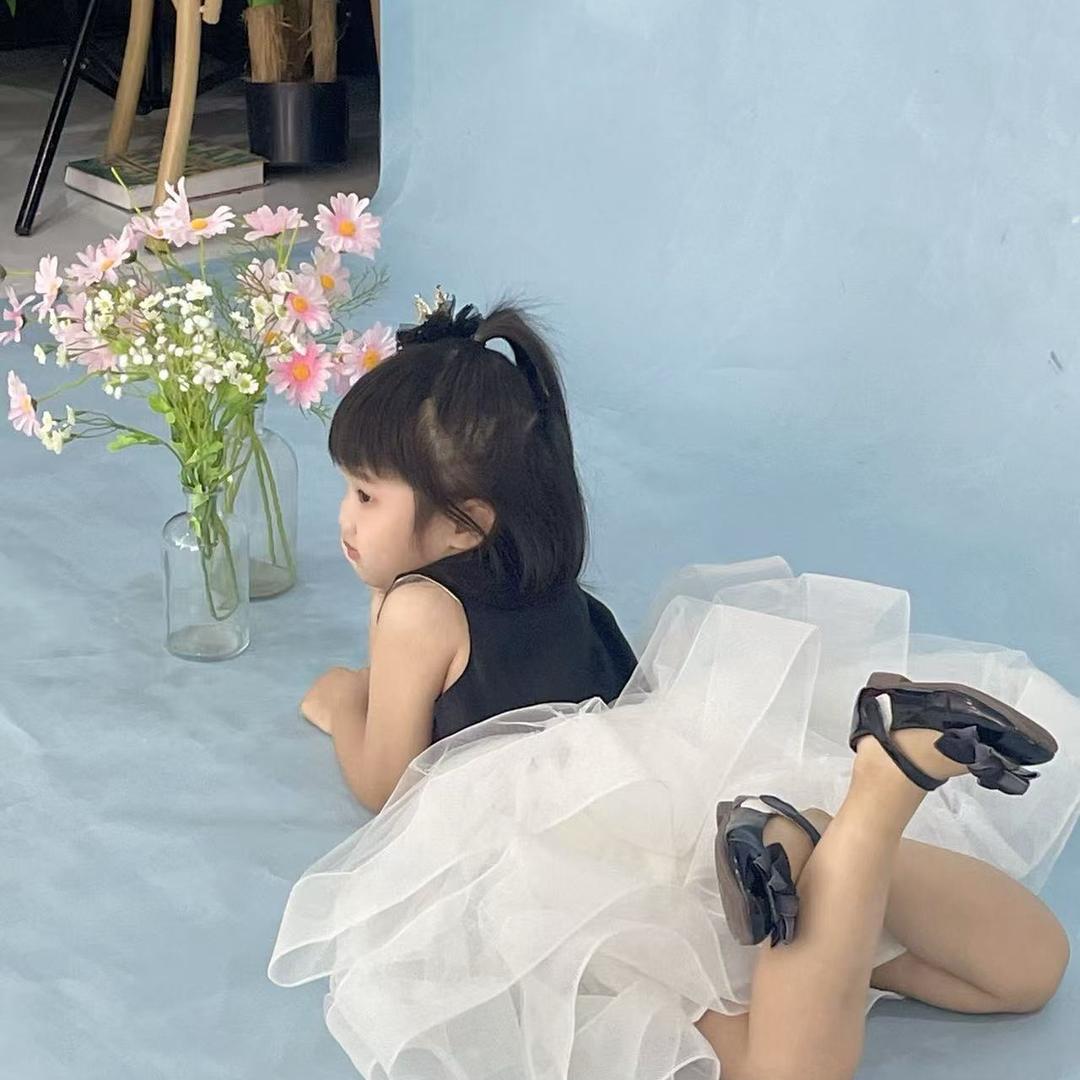 我真发艺. 服装