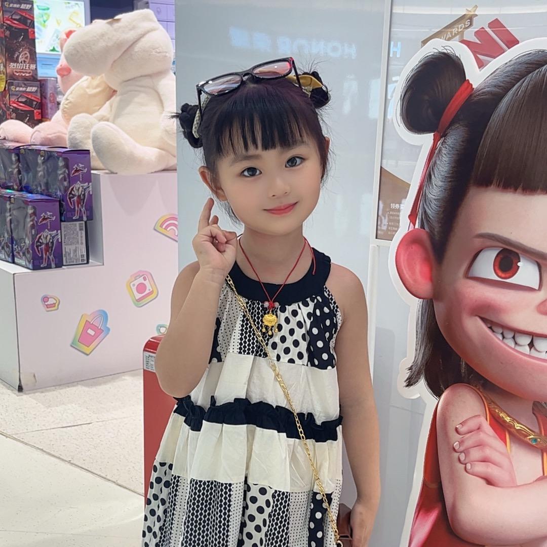 诗诗小盆友