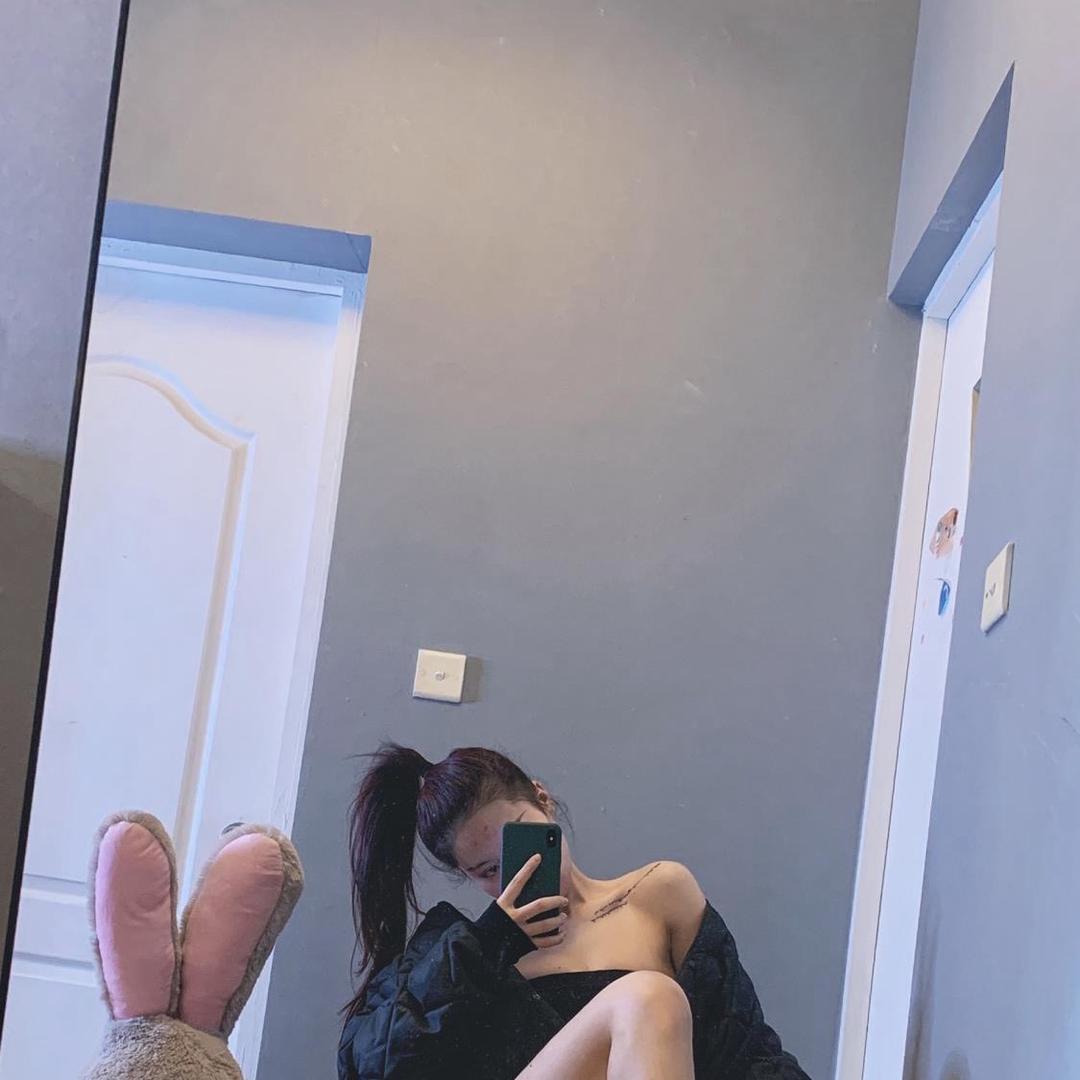 a、
