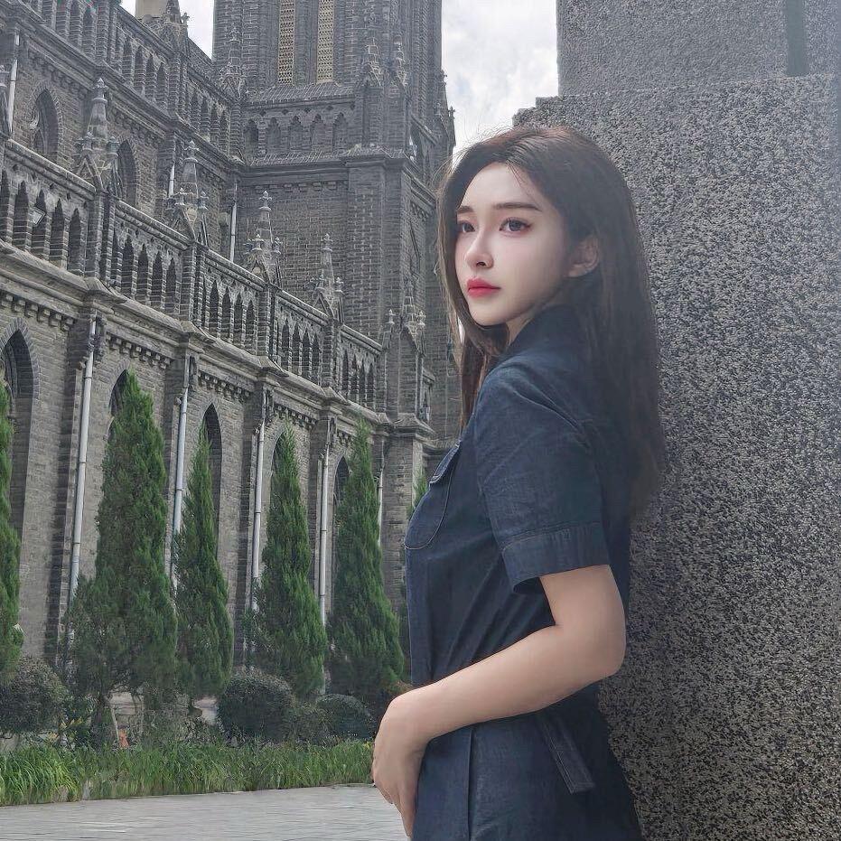 高美吟（银行退役小姐姐）