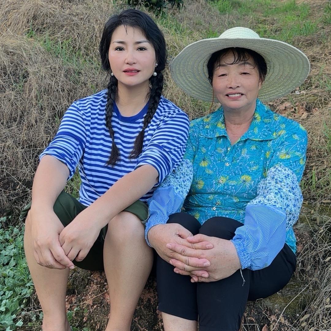飞尔姐71岁传奇的老娘