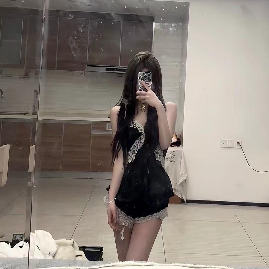 ，