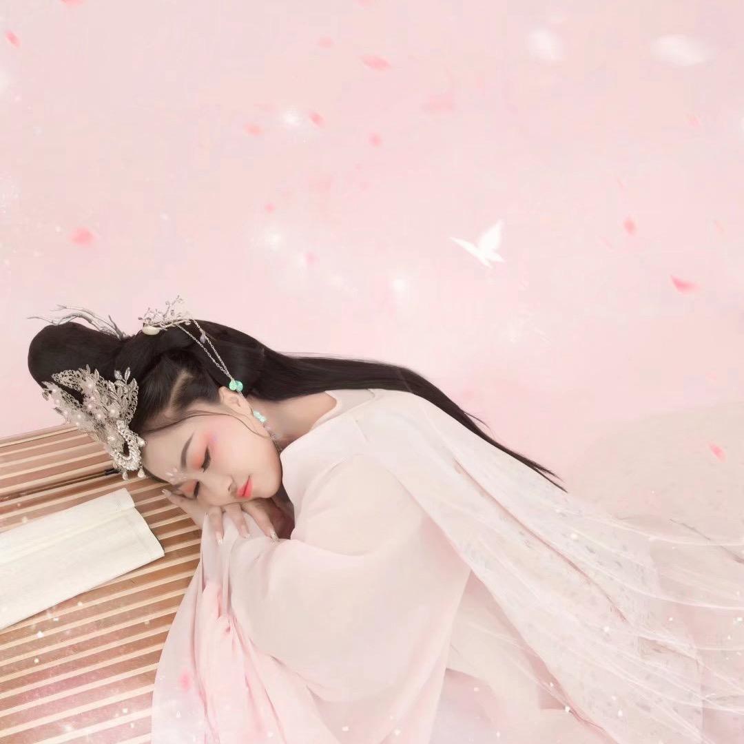 W L Y N  吃货包子