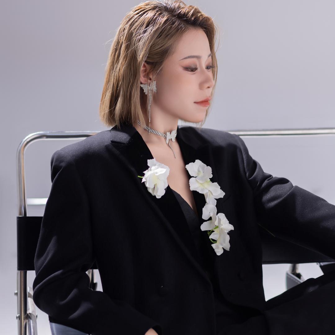 成都一佳 发型设计师 翠翠