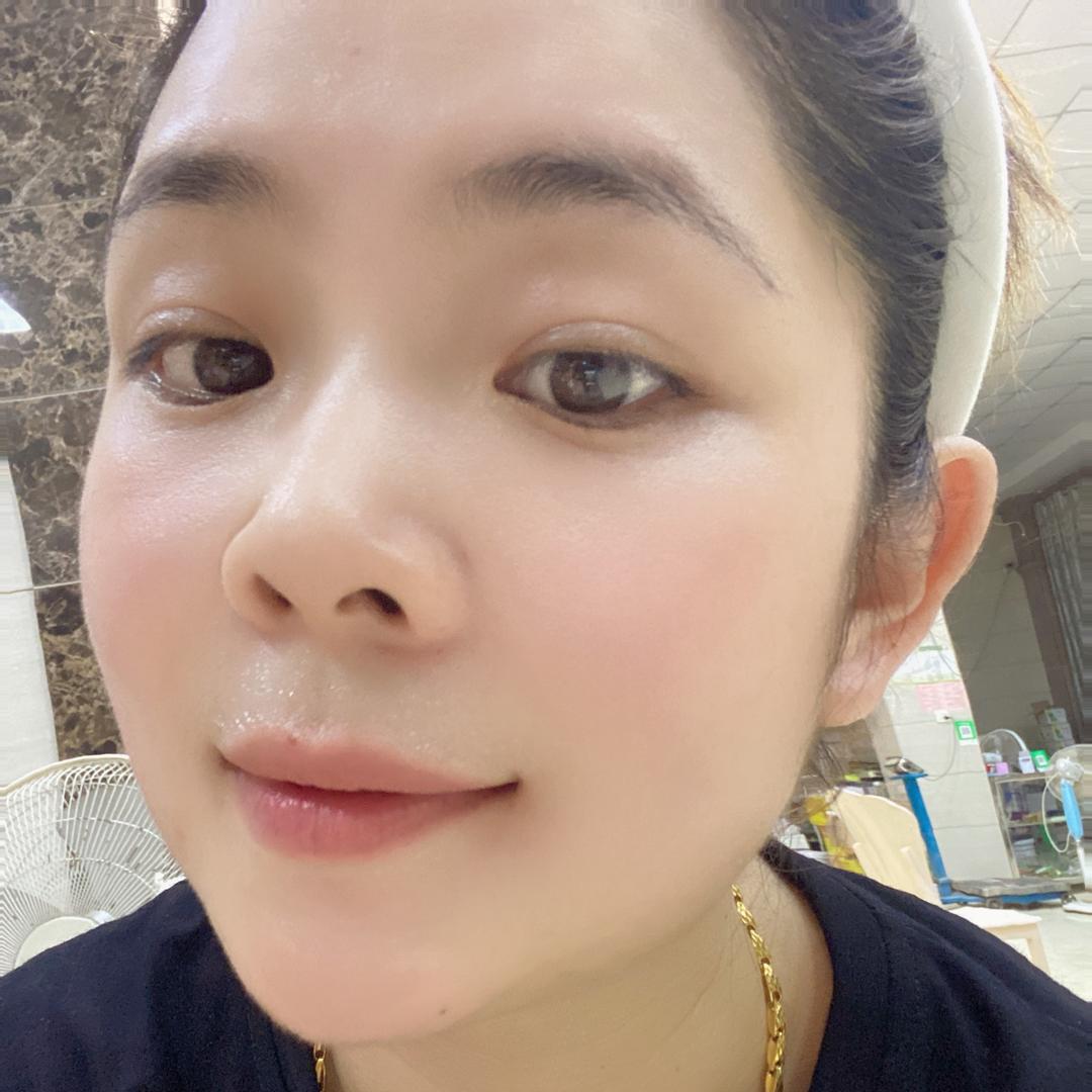 闪闪237013083