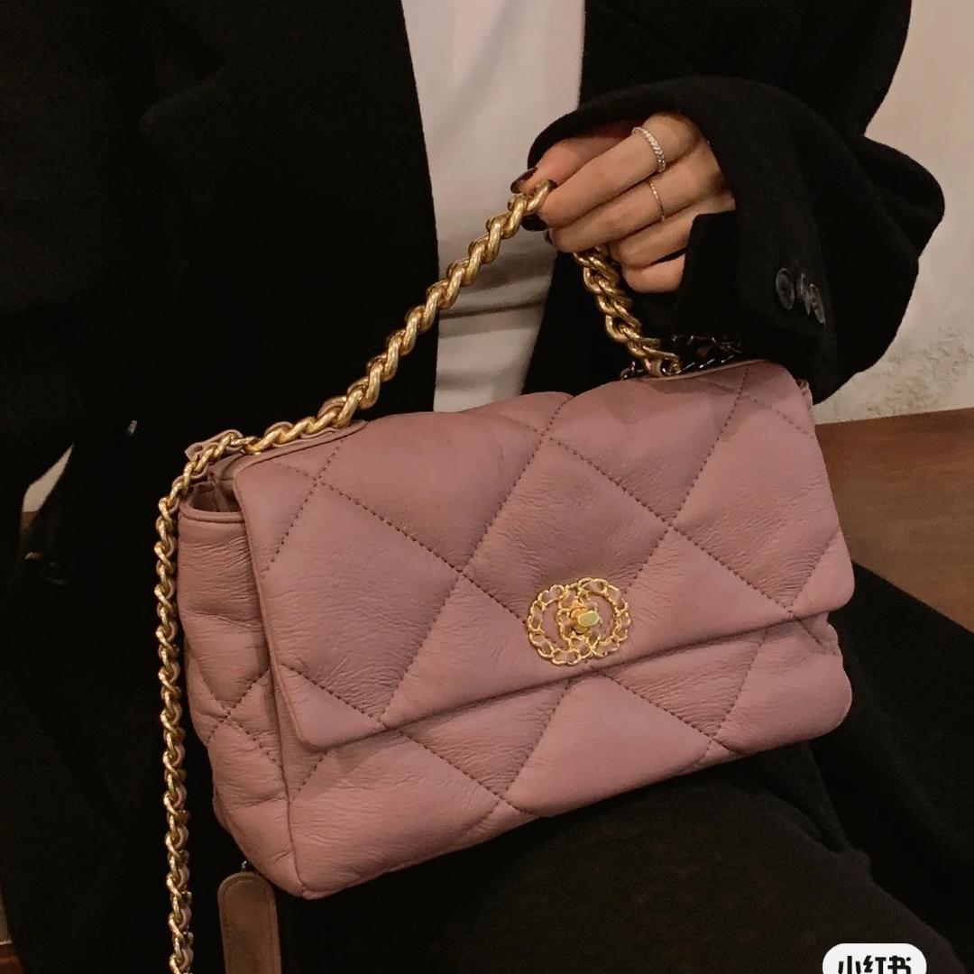 七号仓库 包包折扣店