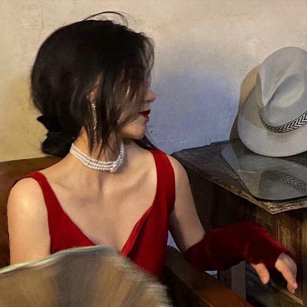 小小晴.
