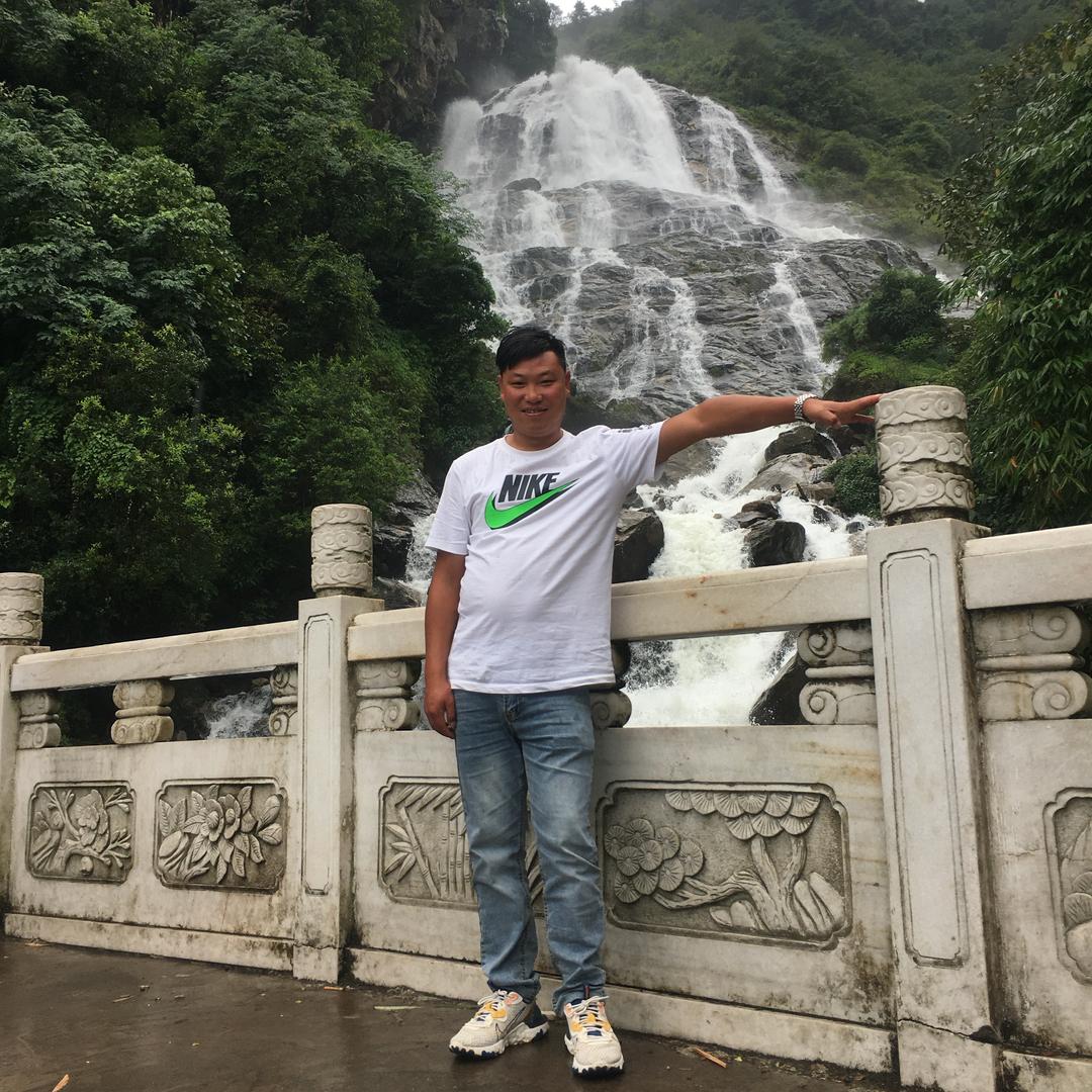 龍騰濤（云南龙盛农业）