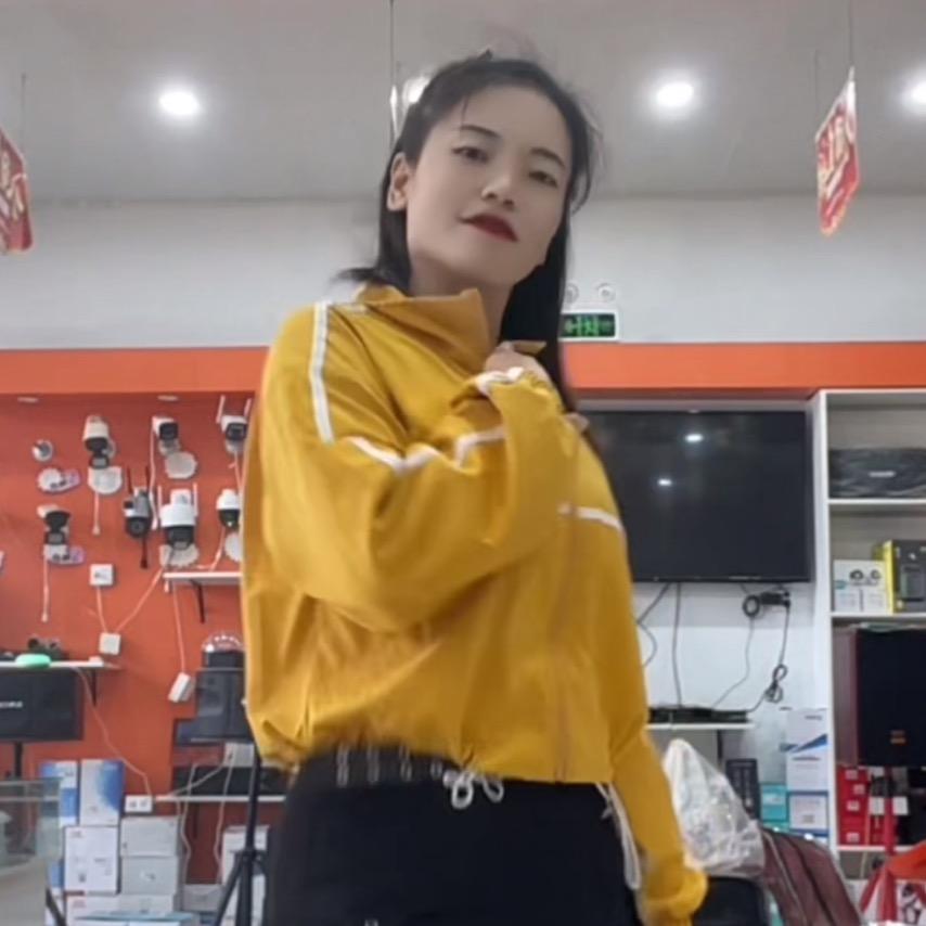 飞扬舞团（盼盼队长）