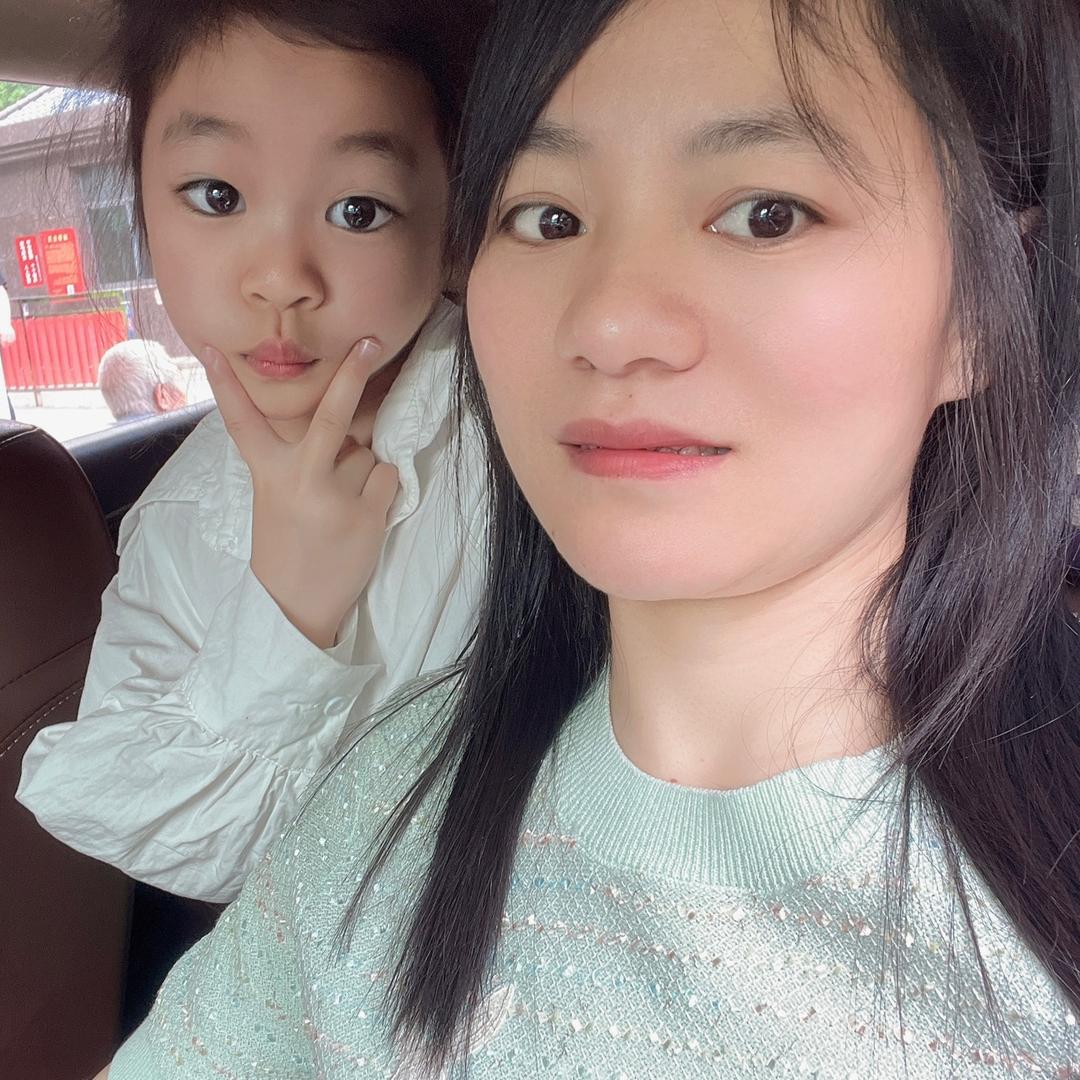 水哥口味菜馆三 三老板娘