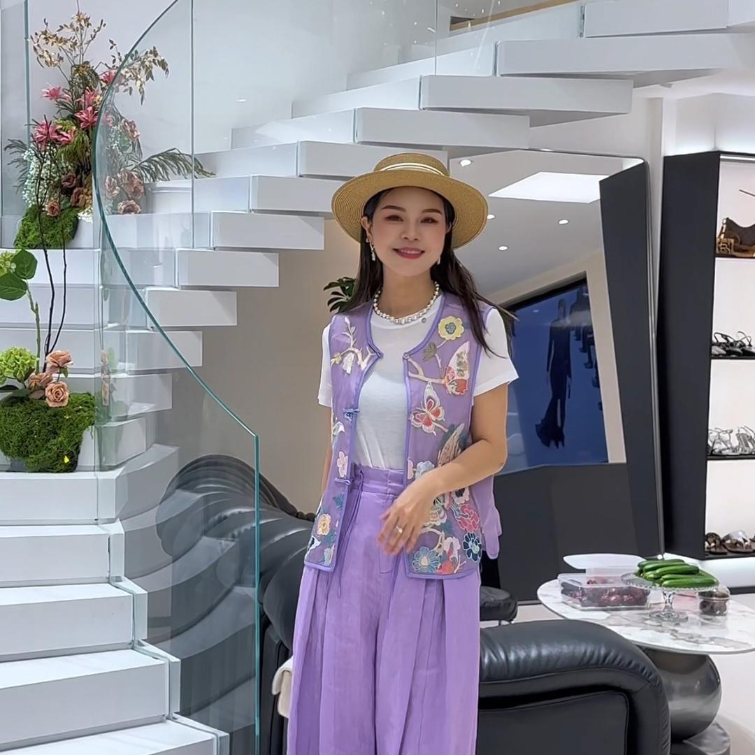 北白象镇布拉格女装店