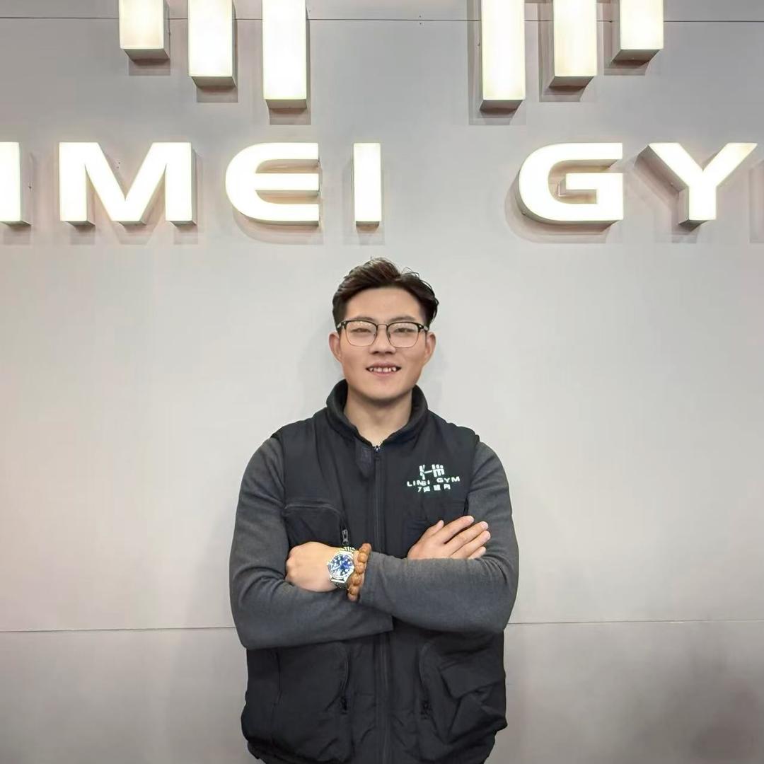 力美健身房私人教练阿龙