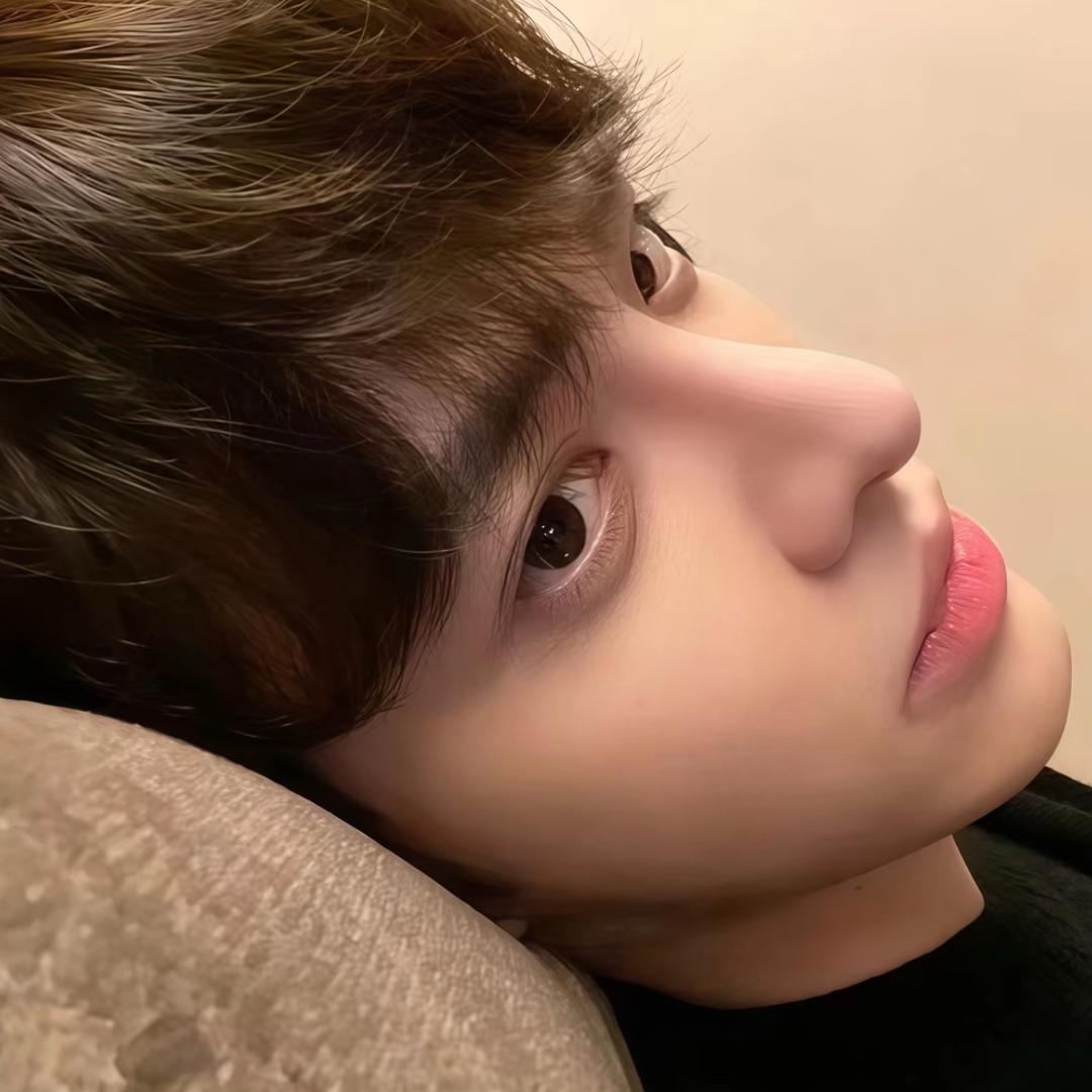 YB