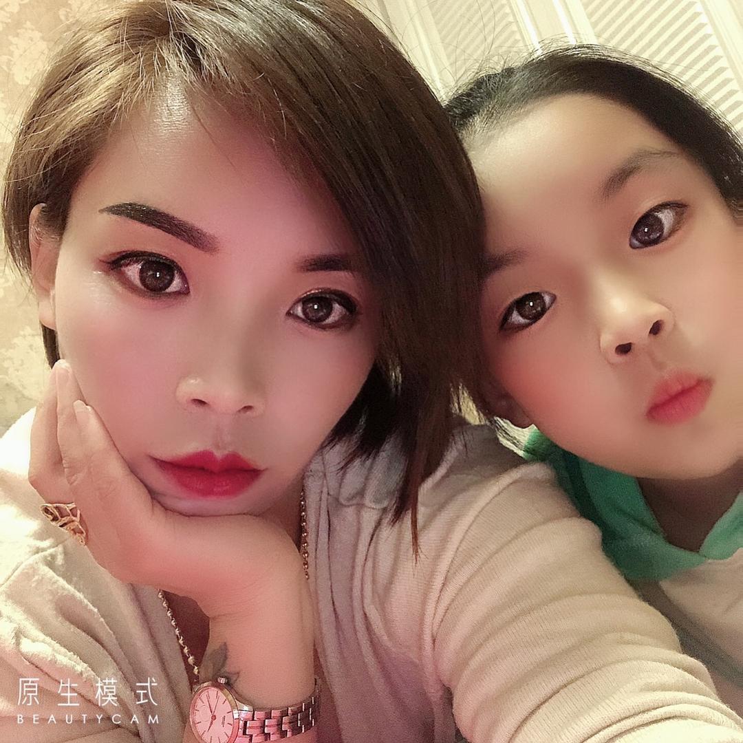 佩吉打造素颜灯泡肌