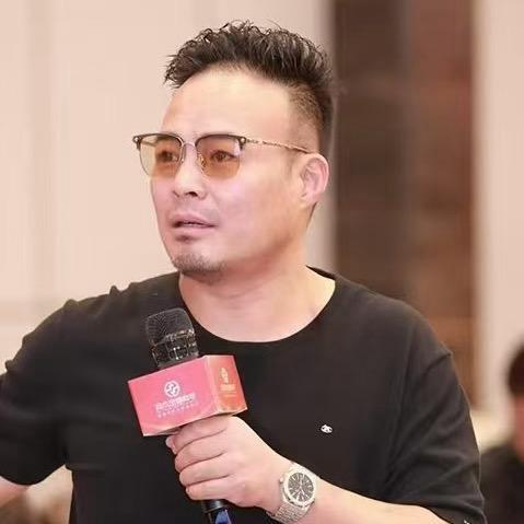 企业顾问周立波