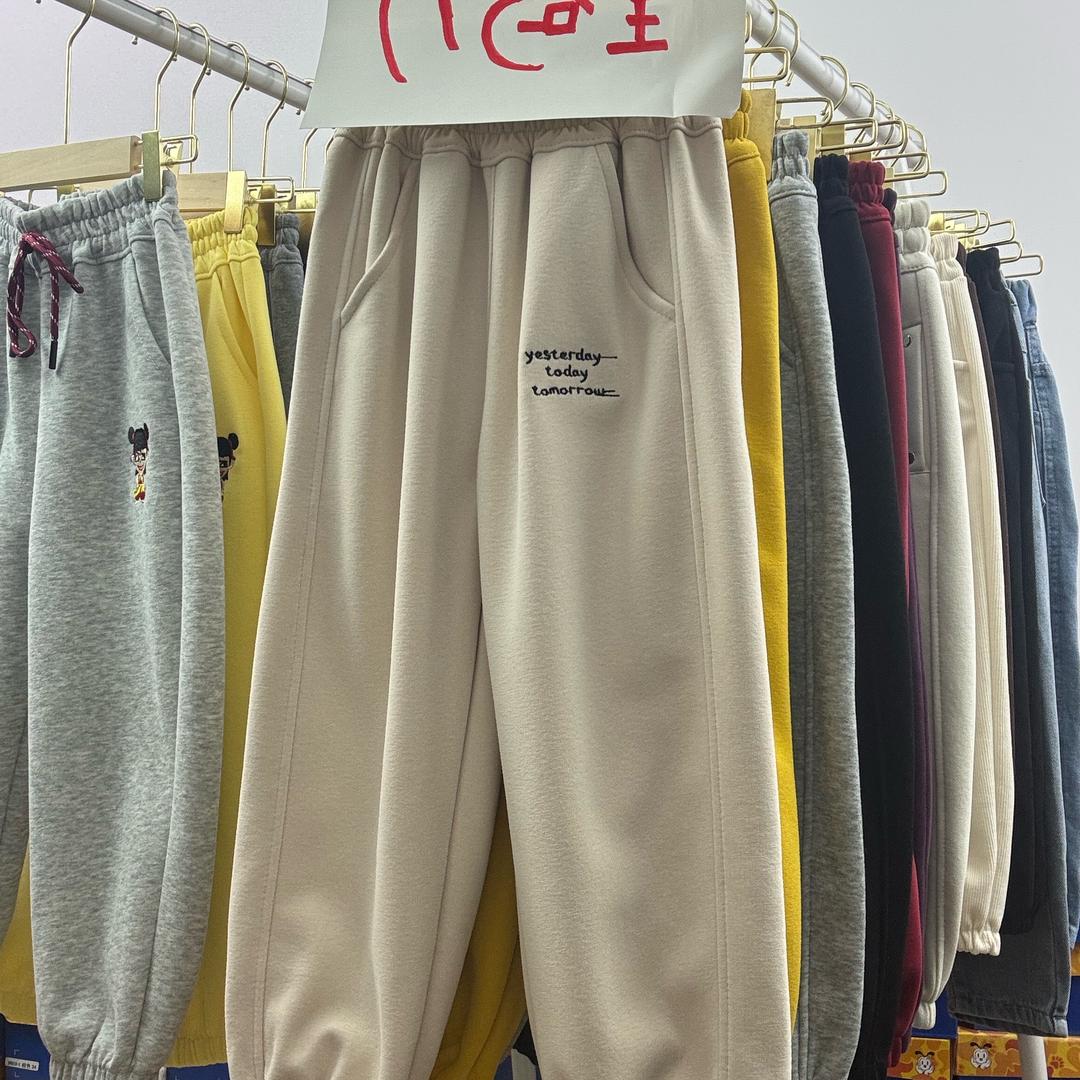星辰童梦童装工厂店